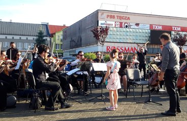 Hiszpańska orkiestra kameralna wystąpiła na placu Legionów w Wieluniu